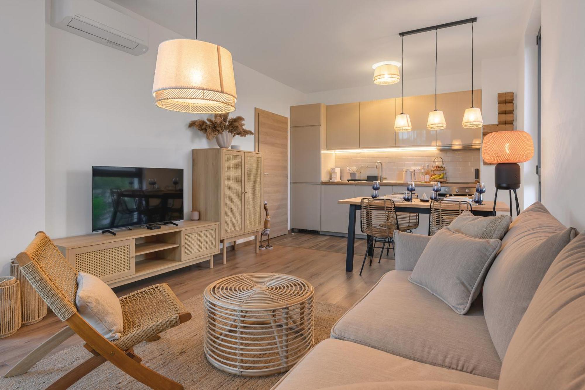 Boho Sea View One-Bedroom Pool & Spa Apartment Saints Constantine and Helena ภายนอก รูปภาพ